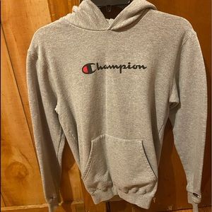 Champion pull over